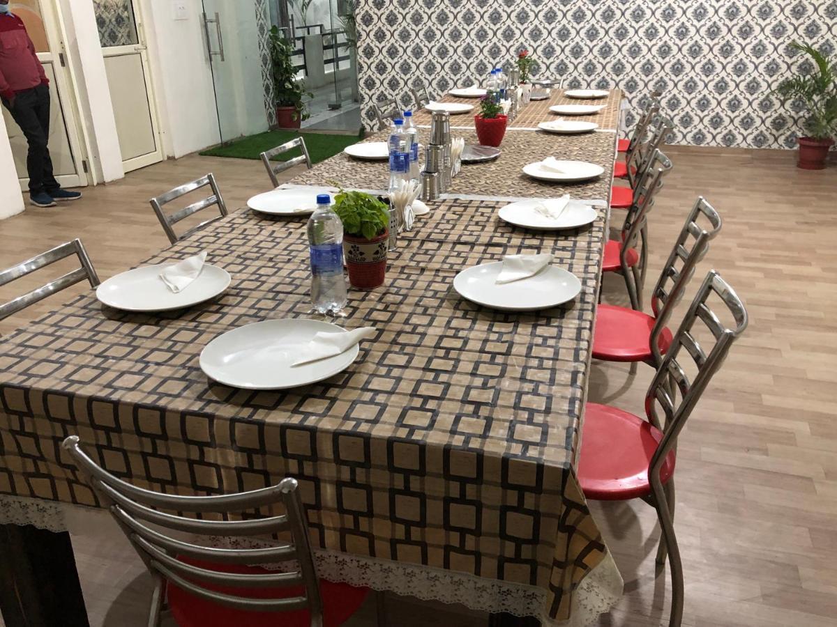 The Rejoice Hotel & Guesthouse Greater Noida Eksteriør billede