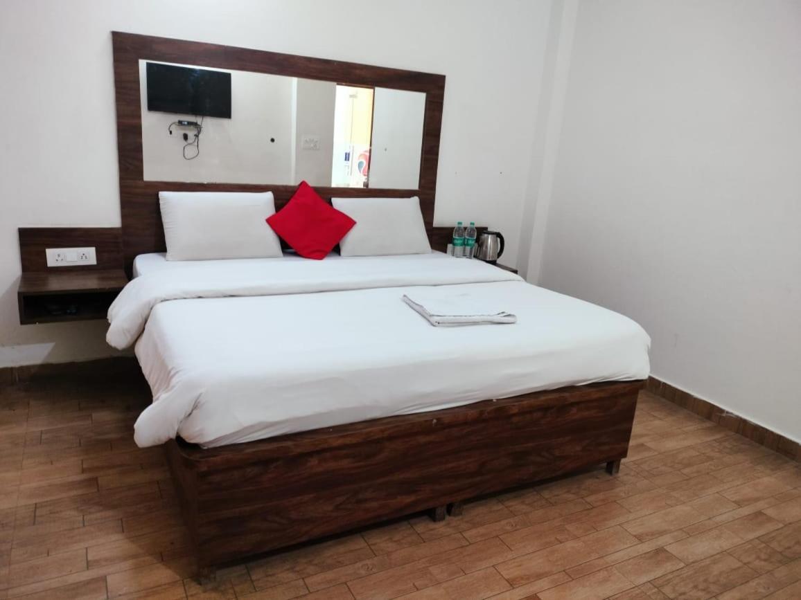 The Rejoice Hotel & Guesthouse Greater Noida Eksteriør billede