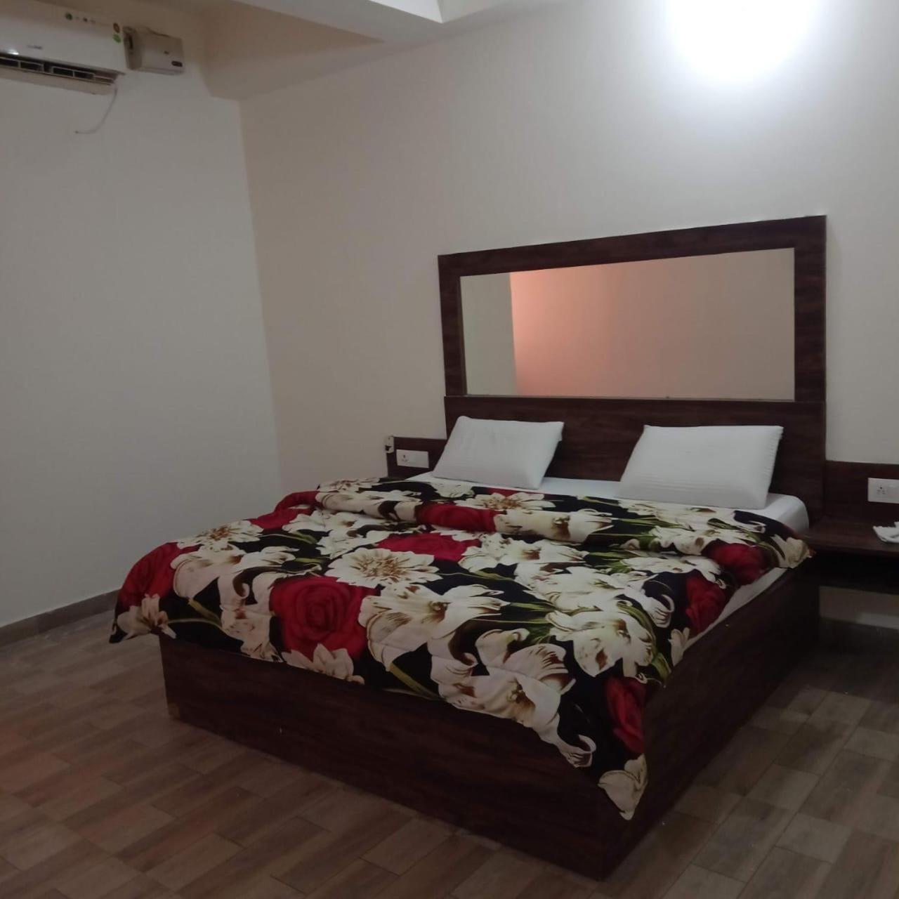 The Rejoice Hotel & Guesthouse Greater Noida Eksteriør billede